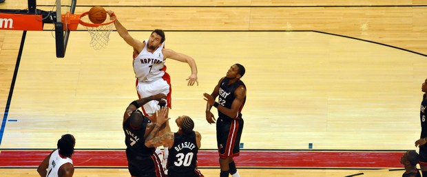 Les Toronto Raptors doivent-ils rester au Canada ?