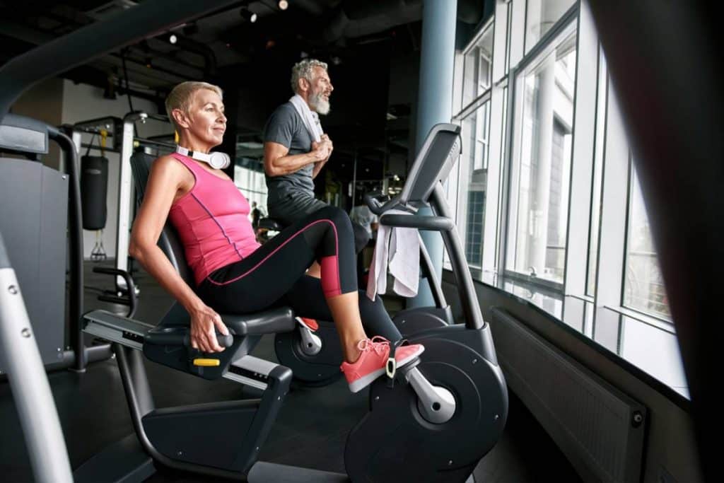 Vélo semi-allongé d'appartement, le top pour rester en forme !